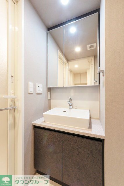洗面設備　※写真は同タイプ住戸です。