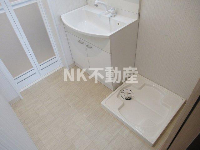 洗面設備　コンパクトで使いやすい洗面所