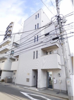 建物外観　白を基調としたオシャレな外観♪