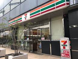 コンビニ　セブンイレブン横浜STビル店（コンビニ）まで326m