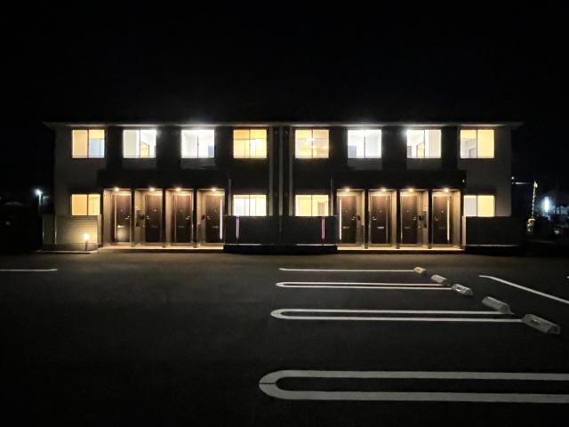 建物外観　外観写真（夜）
