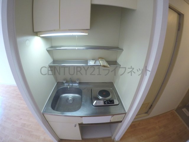 地下鉄御堂筋線 新大阪駅 徒歩5分 11階建 築45年のキッチン写真