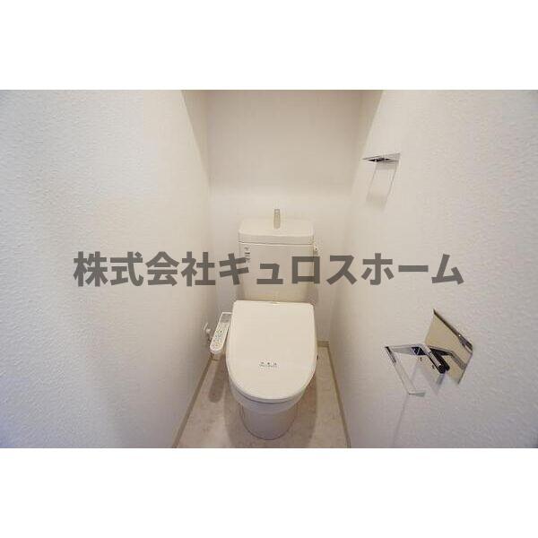 地下鉄千日前線 北巽駅 徒歩6分 14階建 築7年のトイレ写真
