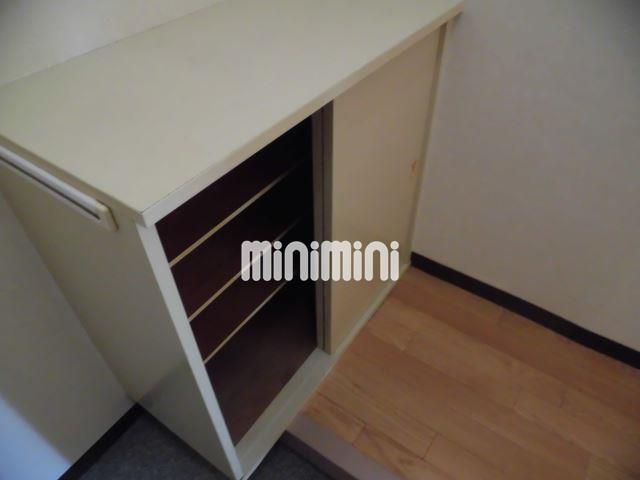 玄関　下駄箱は工夫すればたくさん入ります