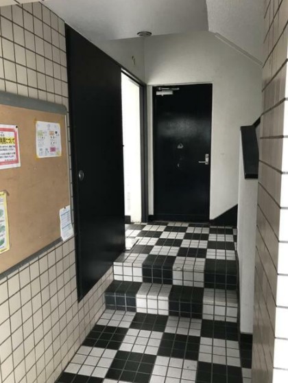 西武新宿線 井荻駅 徒歩4分 3階建 築41年の外観写真