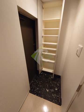 玄関　ナビウス新宿七丁目 5F