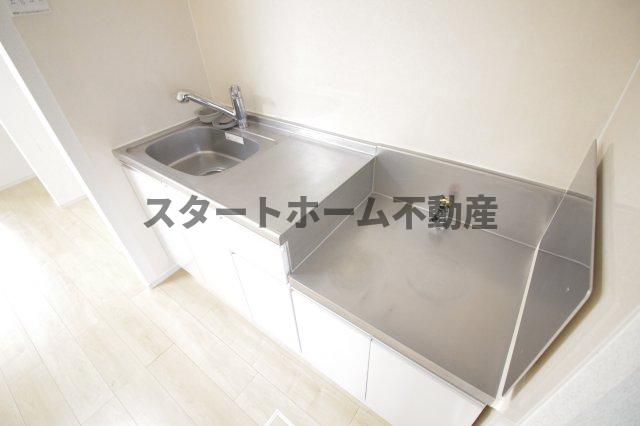 キッチン　コンパクトなキッチンで掃除もラクラク