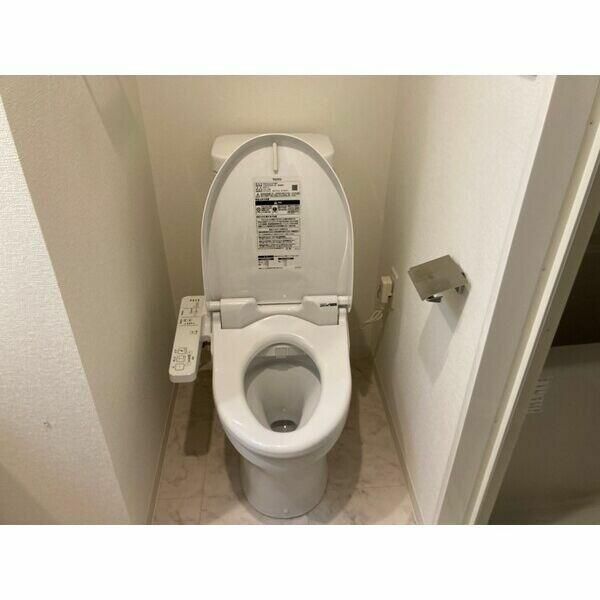 トイレ　清潔感のあるトイレです