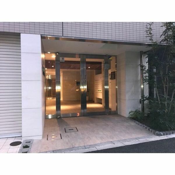 エントランス　清潔なエントランスです