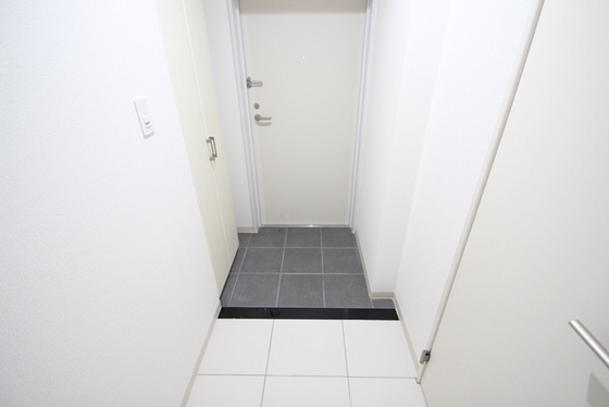 玄関　※別部屋の写真です