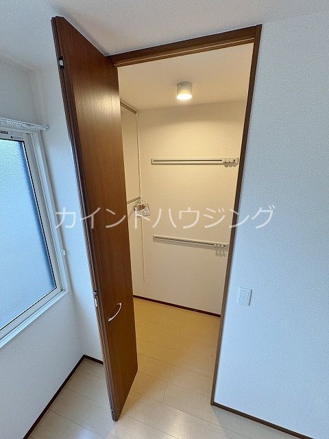 収納　ウォークインクローゼット