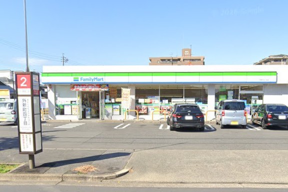 コンビニ　ファミリーマート 外新町四丁目店（コンビニ）まで150m