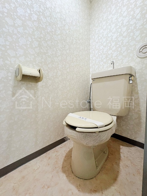 地下鉄空港線 藤崎駅 徒歩8分 3階建 築33年のトイレ写真