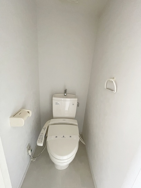 トイレ　落ち着いた色調のトイレです♪