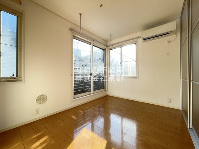 その他部屋・スペース　２面採光なので、明るく風通しのよい過ごしやすいお部屋です♪