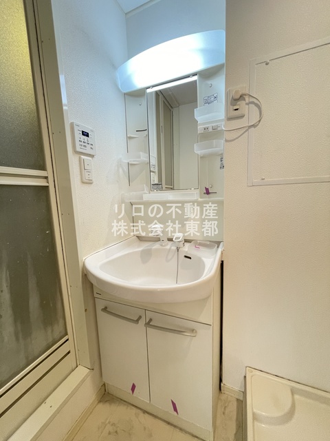 洗面設備　嬉しい洗面台は独立タイプ！