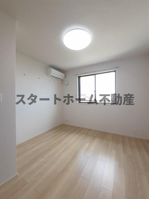 その他部屋・スペース　使い勝手のいい寝室です