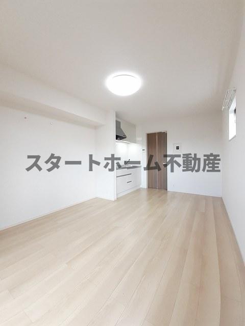 居室・リビング　こちらの居間で趣味の時間をお楽しみください