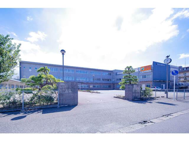 中学校　富山市立南部中学校（中学校）まで814m
