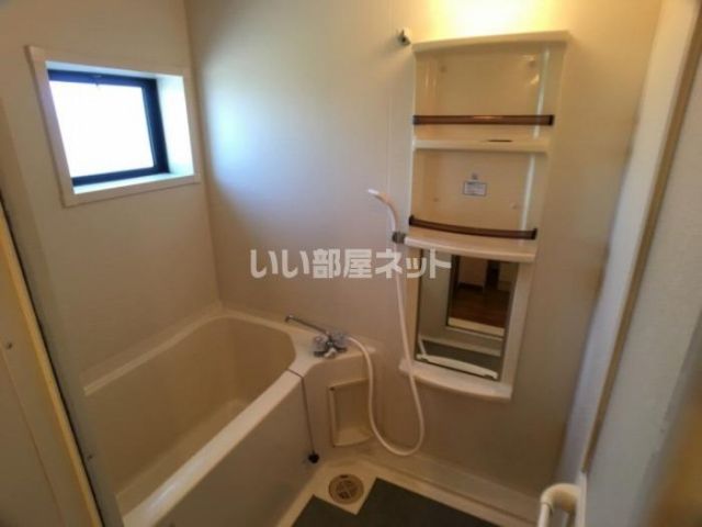 ＪＲ宇都宮線 宇都宮駅 バス乗車時間：35分 最寄りバス停で下車 徒歩15分 2階建 築30年の風呂写真