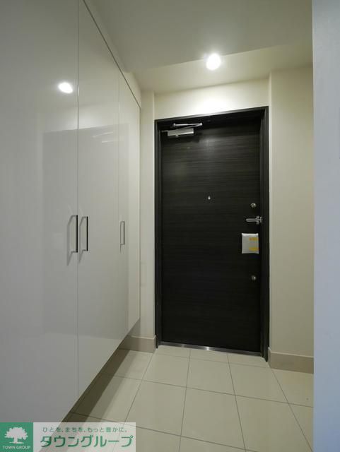 玄関　※写真は同タイプ住戸です。