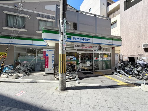 コンビニ　ファミリーマート 豊中駅西口店（コンビニ）まで492m