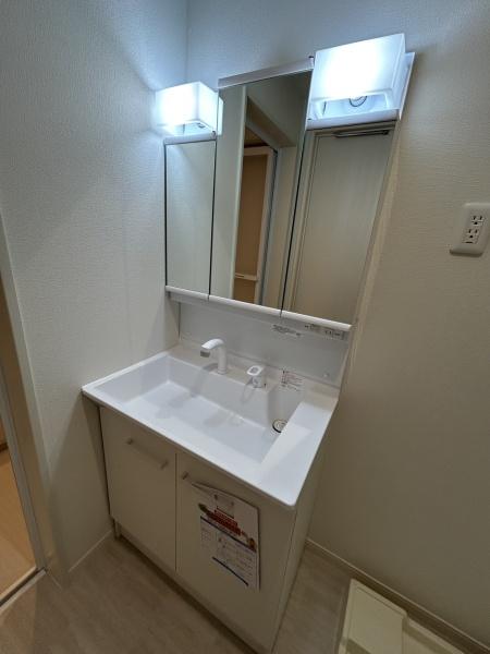 洗面設備　便利なシャンプードレッサー付き