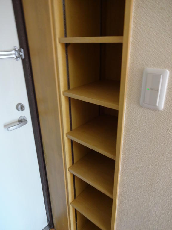 玄関　玄関　シューズボックス