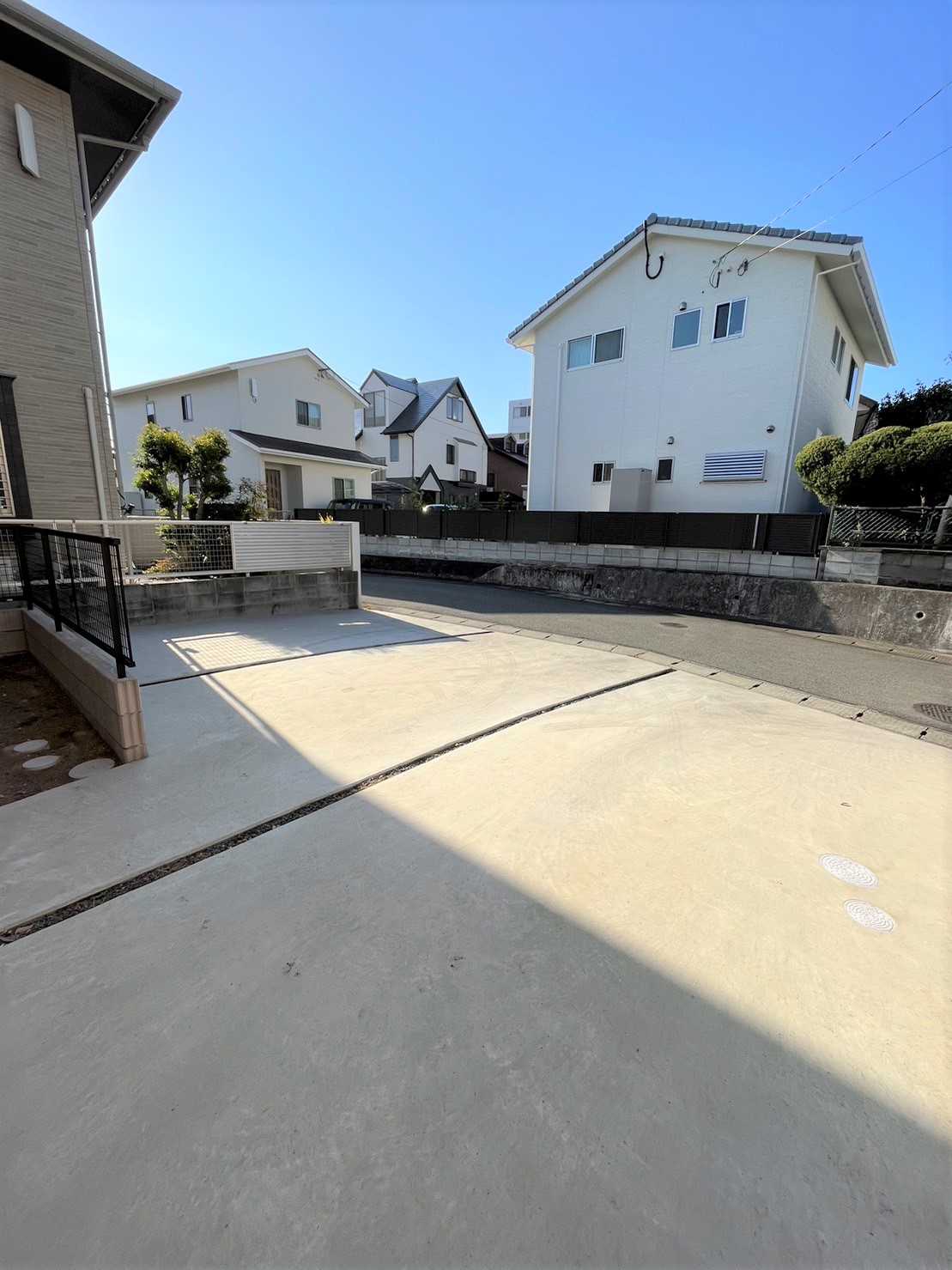 駐車場　３台駐車可能