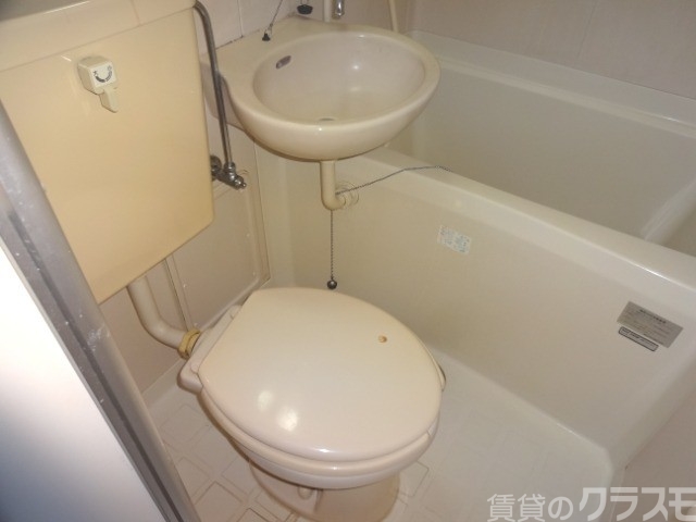 トイレ　お掃除ファイトです！