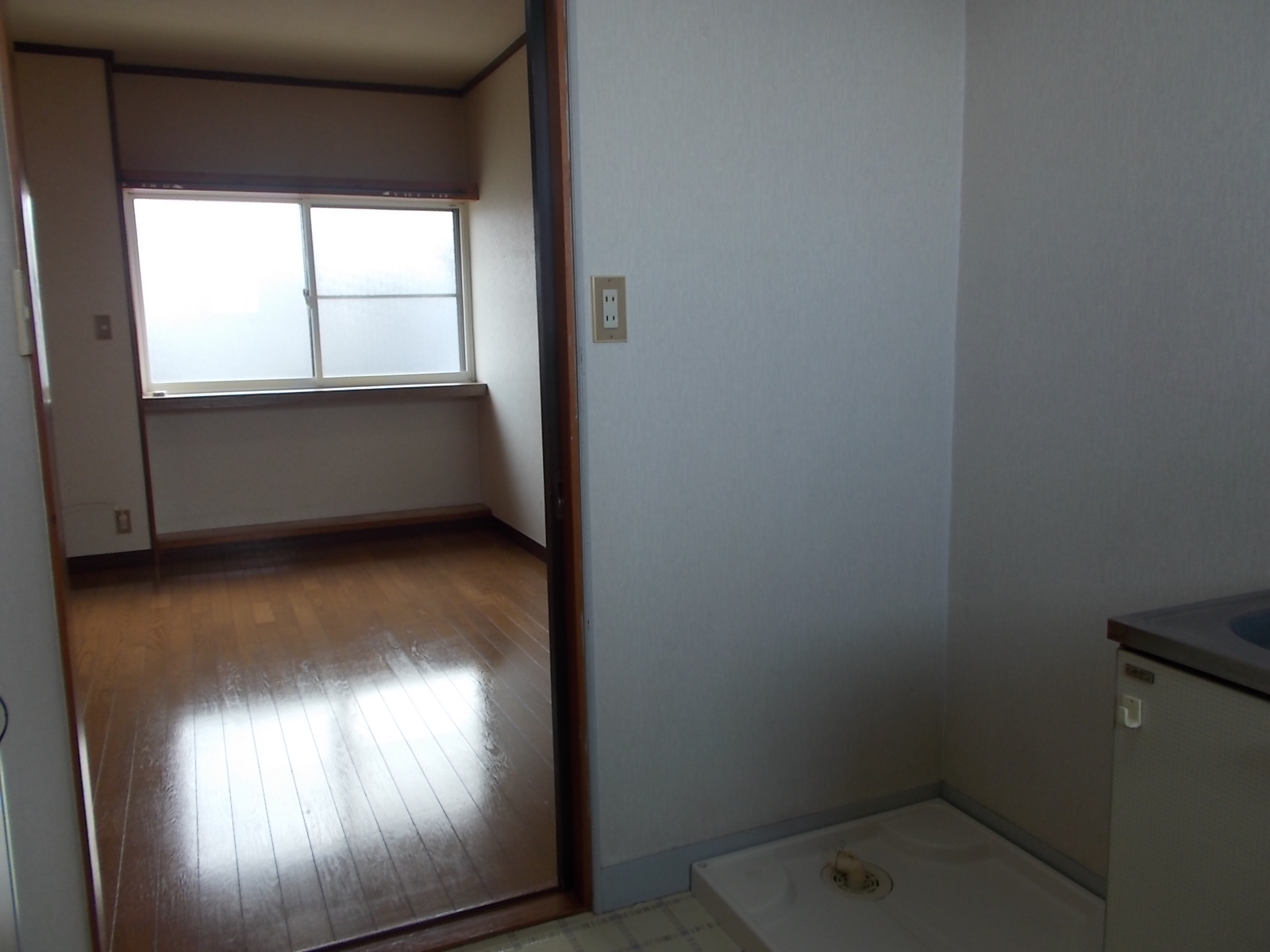 コーポアズマ2号棟の居間写真