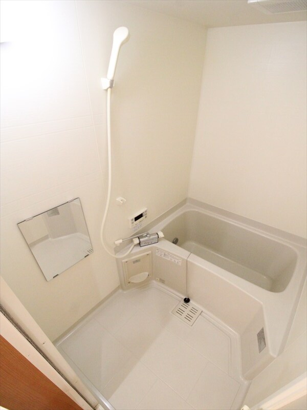 バス・シャワールーム　追焚給湯式浴室