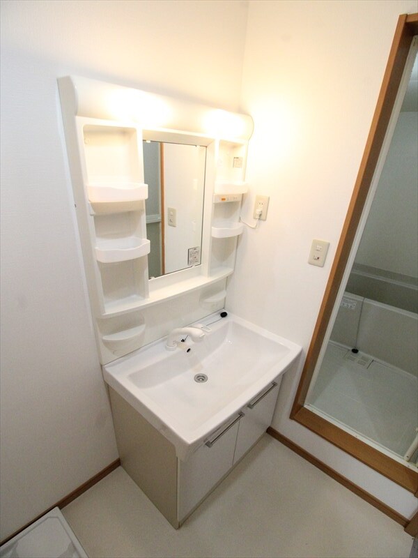 洗面設備　シャワー付洗面台