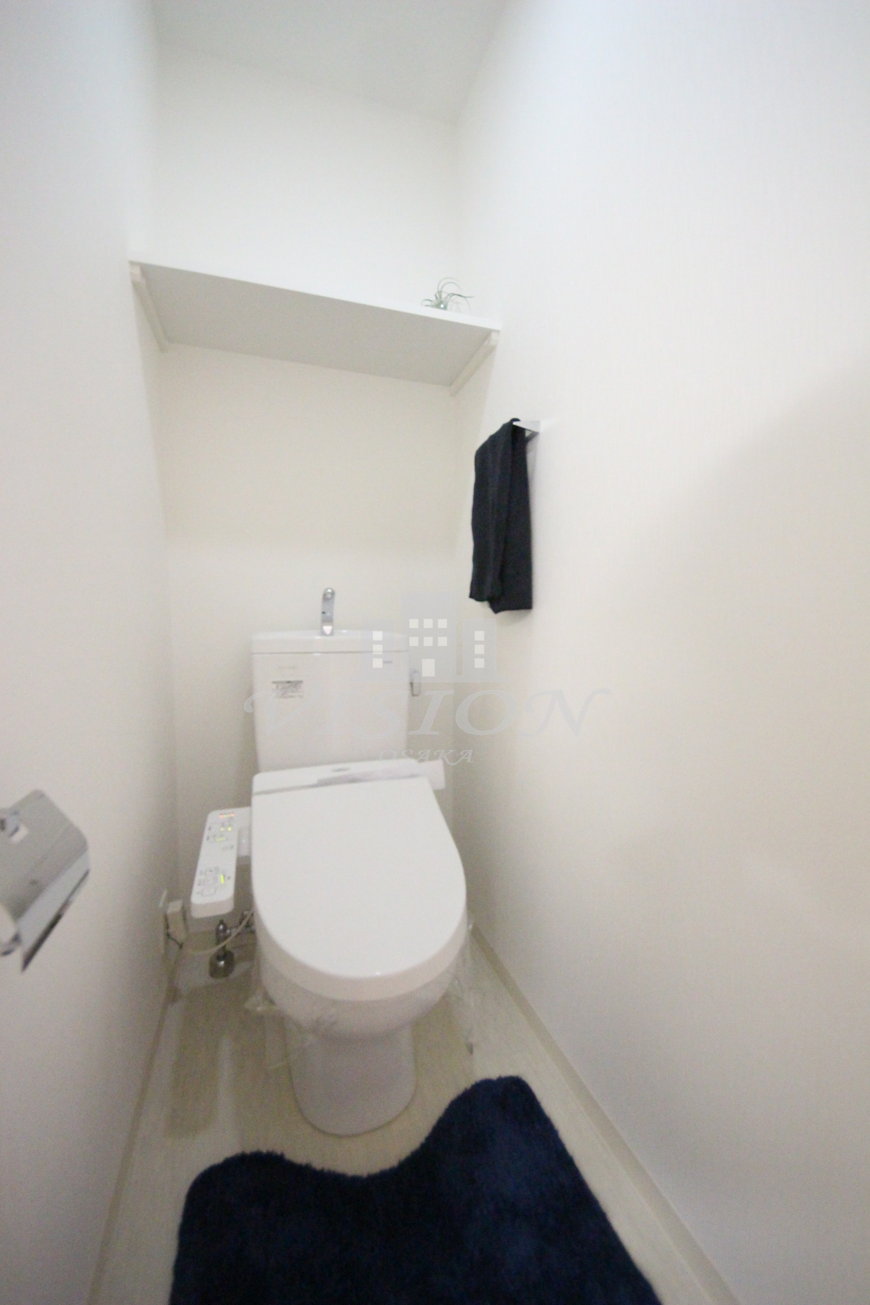 地下鉄御堂筋線 西中島南方駅 徒歩5分 8階建 築12年のトイレ写真