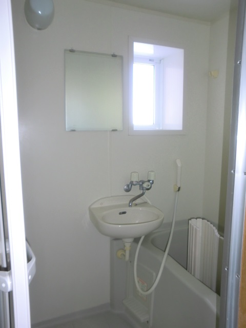 バス・シャワールーム　ユニットバス　鏡　洗面ボール