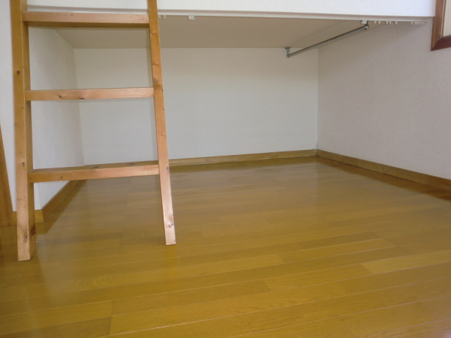 その他部屋・スペース　ロフト下　ハンガーランナー　カーテンレール