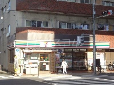 【荒川区東尾久のマンションのコンビニ】