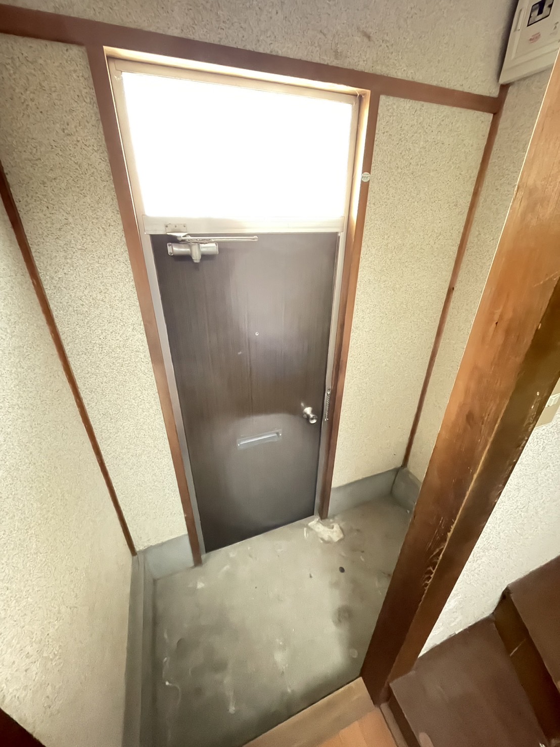西舞子7丁目貸家の玄関写真