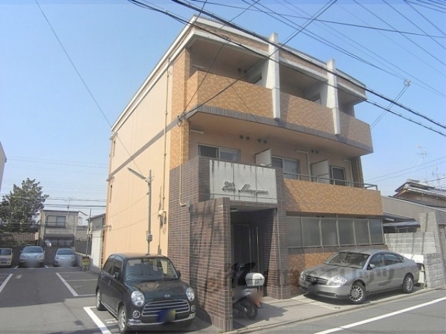 京都市伏見区京町大黒町のマンションの建物外観