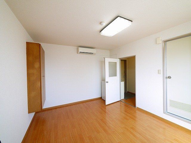 居室・リビング　明るい洋室です。