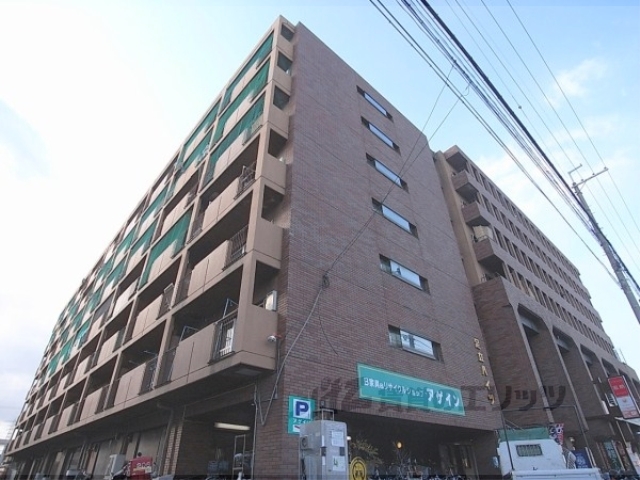 【京都市伏見区竹田久保町のマンションの建物外観】