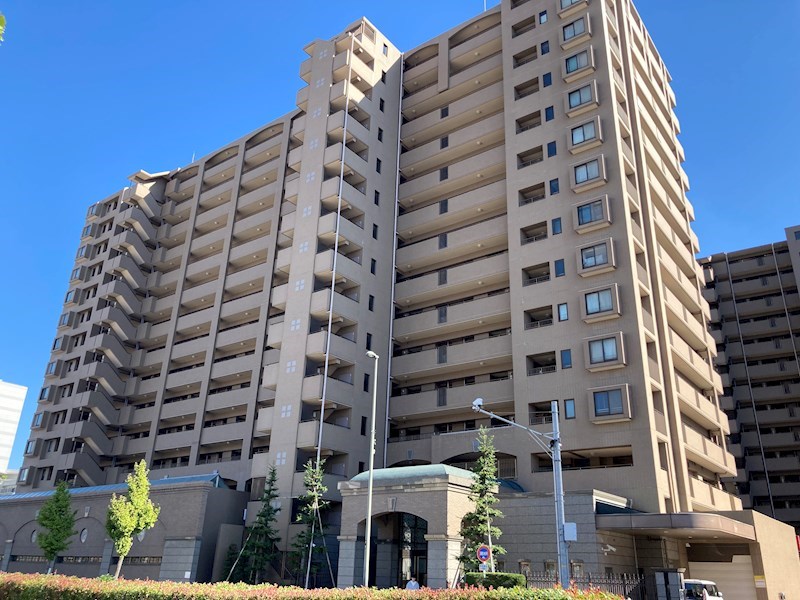 コスモシティ神戸本山の建物外観