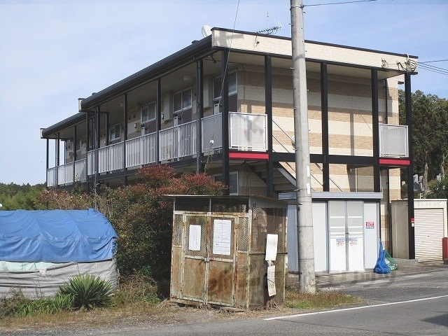 甲賀市甲南町寺庄のアパートの建物外観