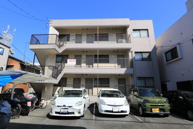 【松山市祇園町のマンションの建物外観】