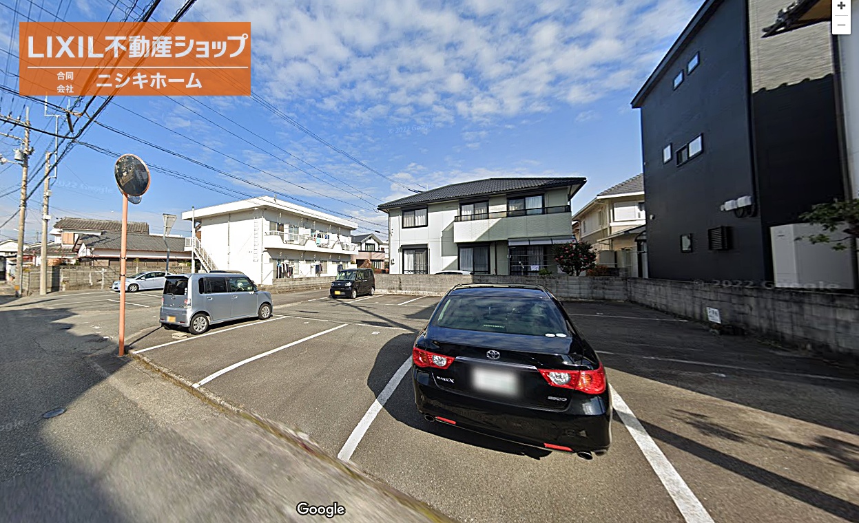 【シグナルハイツ論田の駐車場】