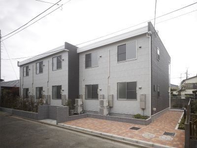 【茅ヶ崎市香川のアパートの建物外観】