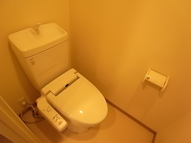 トイレ　温水洗浄便座