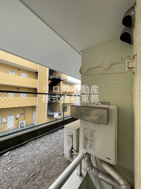 バルコニー　お天気のいい日は洗濯物も気持ちよく干せますね！