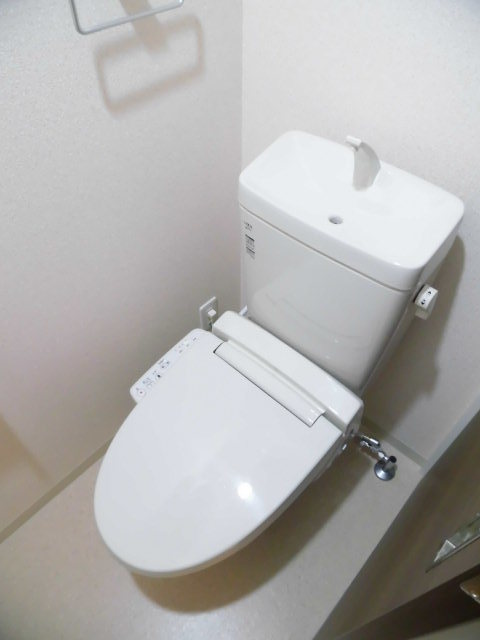 トイレ　洗浄付きのトイレです。