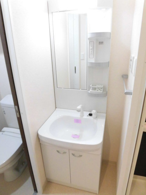 洗面設備　洗面台は独立してます。